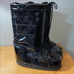 Cape Robbin Black Patent Lace-Up Winter Rain Boots. Size 9. NEW